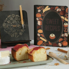 Блокнот в деревянной обложке  "Sweet recipes"