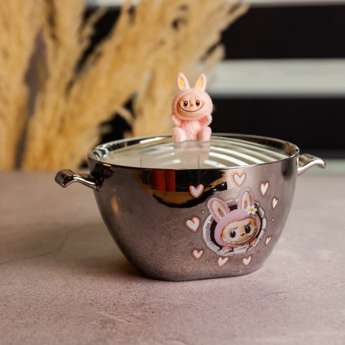 Бульонница фарфоровая Labubu с крышкой и ручками 800 (мл) Ø15 (см) детская тарелка для супа и лапши Серебристый с розовым FM-34C Удобство и стиль Jooki