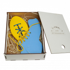 Эко подарочный набор,  детская развивающая игрушка  шнуровка «Ботинок и кед» + подарочная коробка